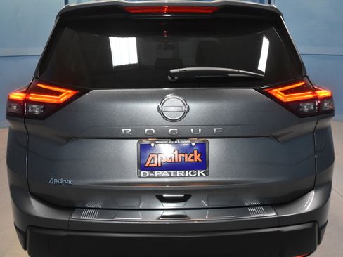 New 2026 Nissan Rogue SV w/ Cold Weather Package FWD image 23