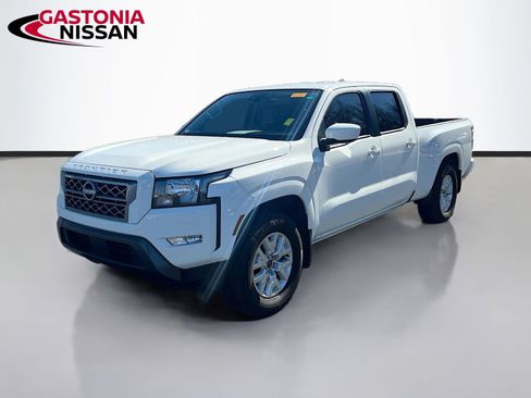 Used 2024 Nissan Frontier SV w/ Technology Package image 3