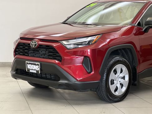Used 2024 Toyota RAV4 LE AWD/4WD image 27