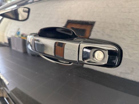 Used 2022 Chevrolet Colorado LT w/ LT Convenience Package image 12