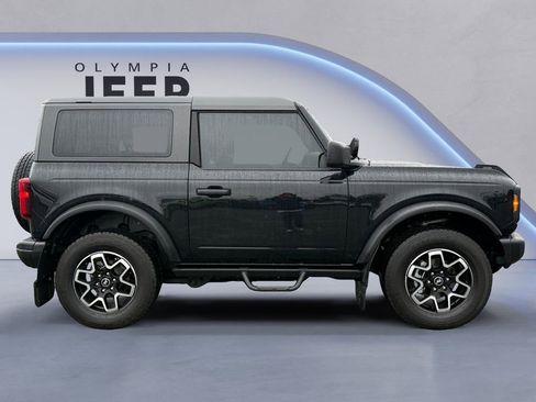 Used 2022 Ford Bronco Black Diamond image 7