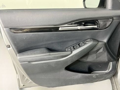 Used 2023 Kia Seltos S w/ Navigation Package FWD image 25