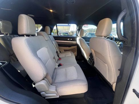 Used 2018 Ford Explorer 4WD image 12