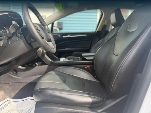 Used 2020 Ford Fusion Titanium FWD image 11