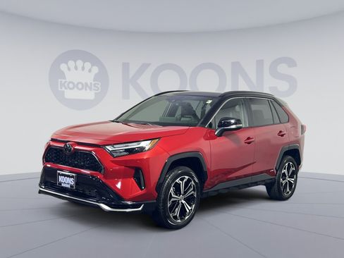 Used 2025 Toyota RAV4 XSE w/ Weather Package AWD/4WD image 5