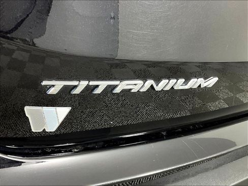 Used 2024 Ford Edge Titanium AWD/4WD image 24