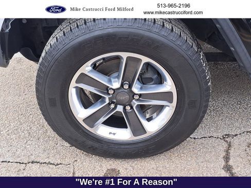 Used 2019 Jeep Wrangler Unlimited Sahara w/ Safety Group image 9