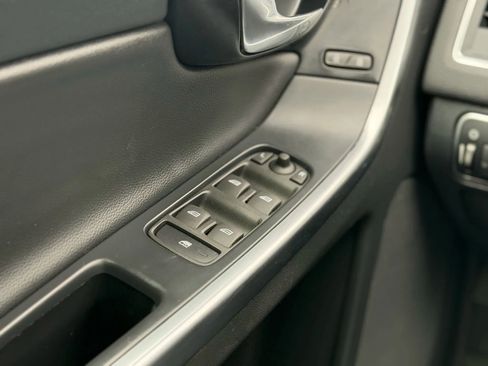 Used 2015 Volvo XC60 T5 image 36