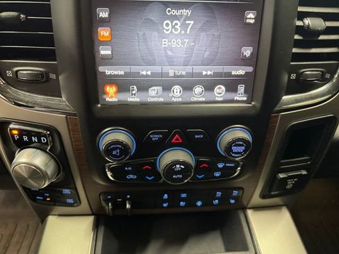 Used 2016 RAM 1500 Laramie w/ Convenience Group AWD/4WD image 3