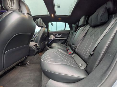 Certified 2023 Mercedes-Benz EQS 580 4MATIC Sedan image 19