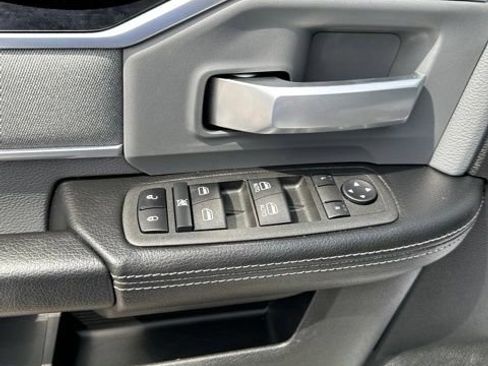 Used 2022 RAM 2500 Big Horn w/ Cold Weather Group AWD/4WD image 15