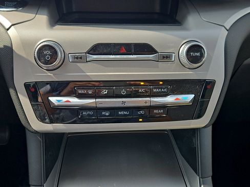 Certified 2023 Ford Explorer XLT AWD/4WD image 19