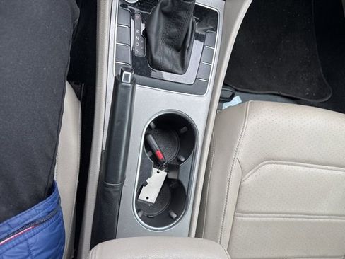 Used 2022 Volkswagen Passat 2.0T SE image 20