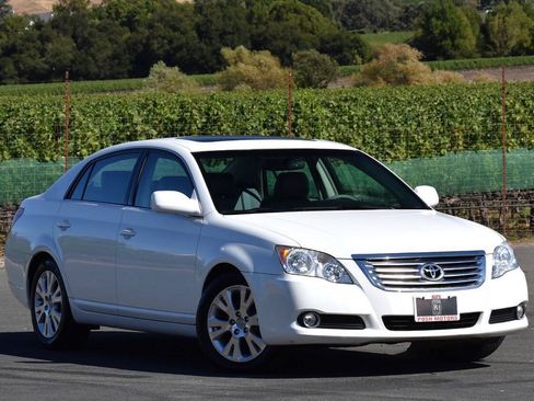 Used 2008 Toyota Avalon XLS FWD image 1