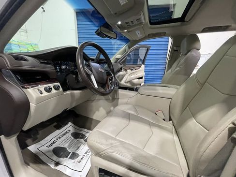 Used 2016 Cadillac Escalade Luxury image 12