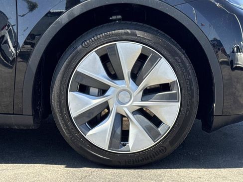 Used 2021 Tesla Model Y 2WD image 30