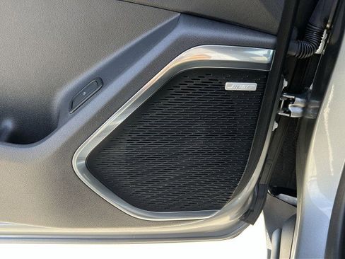 Used 2025 GMC Acadia Elevation image 23