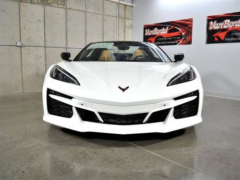 New 2025 Chevrolet Corvette E-Ray image 3