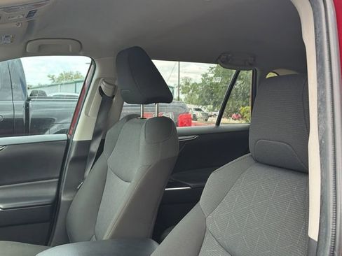 Used 2024 Toyota RAV4 XLE FWD image 12