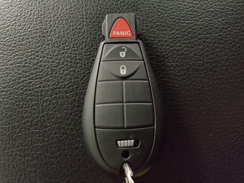 Used 2021 RAM 1500 Classic SLT RWD image 32