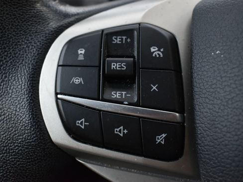 Used 2021 Ford Explorer XLT w/ Equipment Group 202A AWD/4WD image 23