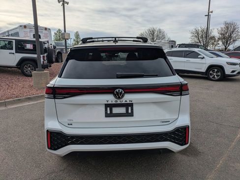 Used 2025 Volkswagen Tiguan SE R-Line AWD/4WD image 6