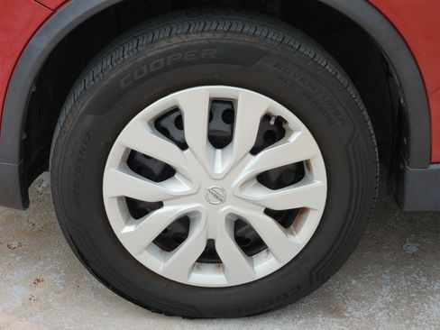 Used 2016 Nissan Rogue S AWD/4WD image 13