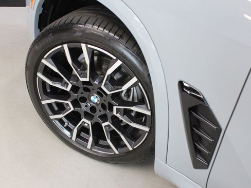 Used 2024 BMW X5 sDrive40i w/ M Sport Package image 21