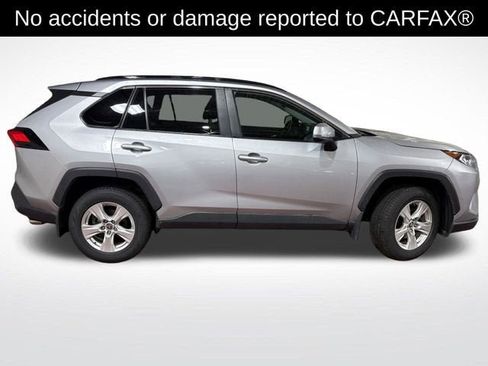 Used 2021 Toyota RAV4 XLE w/ Convenience Package image 3