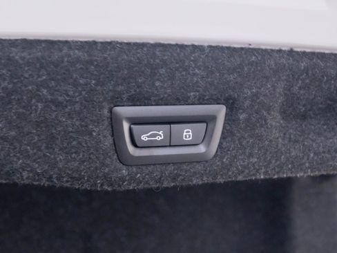 Used 2026 BMW M5 w/ Carbon Package image 40