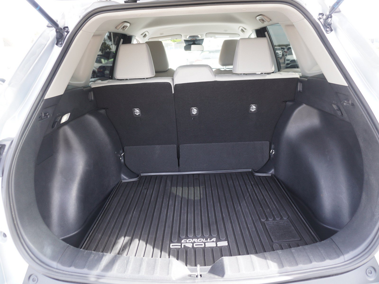 Used 2025 Toyota Corolla Cross L FWD image 10
