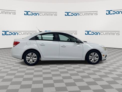 Used 2012 Chevrolet Cruze LS w/ Connectivity Package FWD image 9