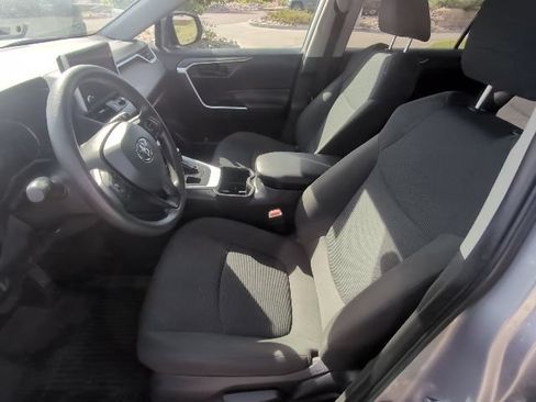 Used 2025 Toyota RAV4 LE AWD/4WD image 12