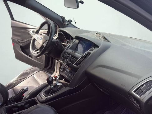 Used 2016 Ford Focus ST w/ Equipment Group 402A image 27