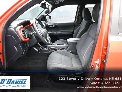 Used 2016 Toyota Tacoma TRD Off-Road AWD/4WD image 25
