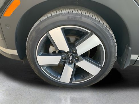 Used 2025 Hyundai Santa Fe Limited image 9