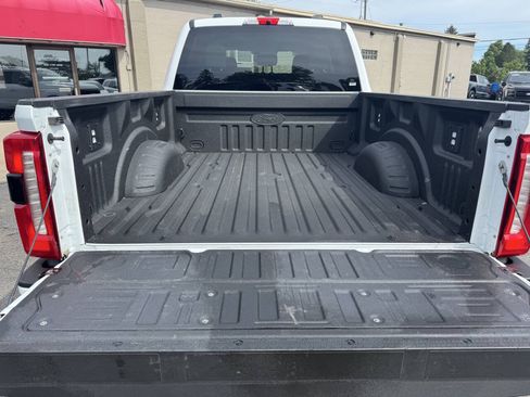 Used 2025 Ford F250 XLT w/ Black Appearance Package AWD/4WD image 14