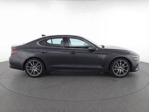 Used 2025 Genesis G70 2.5T image 11