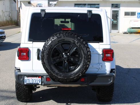 Used 2021 Jeep Wrangler Unlimited Sahara AWD/4WD image 5