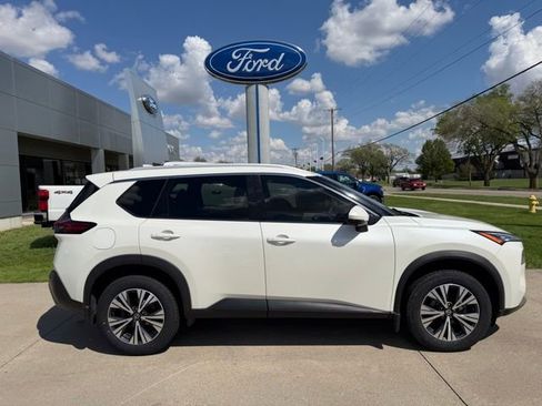 Used 2021 Nissan Rogue SV AWD/4WD image 4