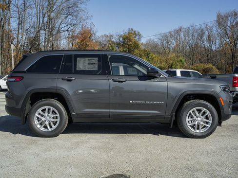 New 2025 Jeep Grand Cherokee Laredo X image 3