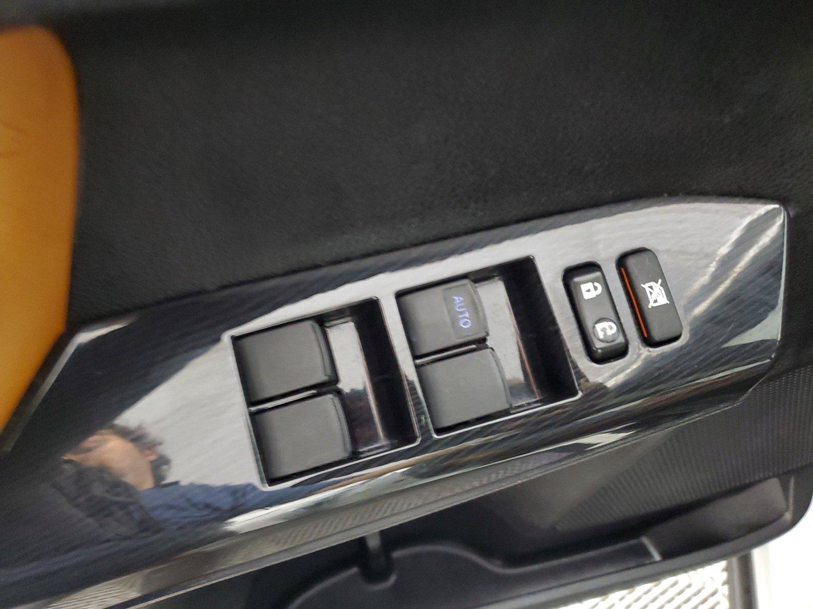 Used 2016 Toyota RAV4 SE FWD image 21