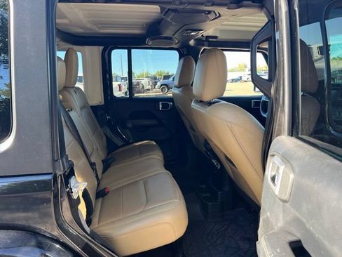 Used 2018 Jeep Wrangler Unlimited Sahara AWD/4WD image 29