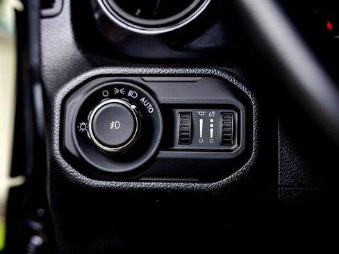 Used 2022 Jeep Wrangler Unlimited Sport AWD/4WD image 29