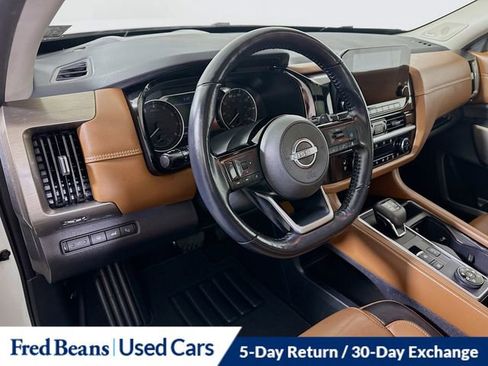 Used 2022 Nissan Pathfinder Platinum w/ Cargo Package image 11