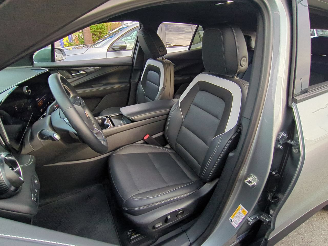 Used 2024 Chevrolet Blazer EV LT AWD/4WD image 18