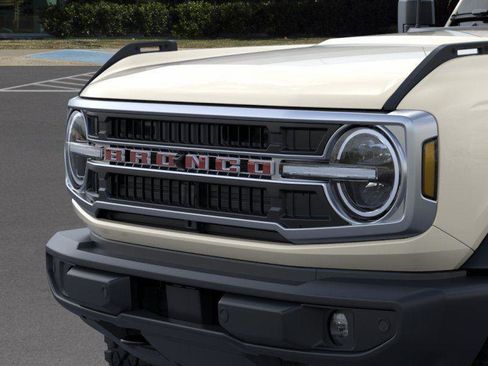 New 2026 Ford Bronco Outer Banks AWD/4WD image 19