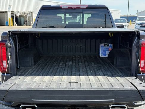 Used 2022 GMC Sierra 1500 AT4 w/ AT4 Premium Package AWD/4WD image 7