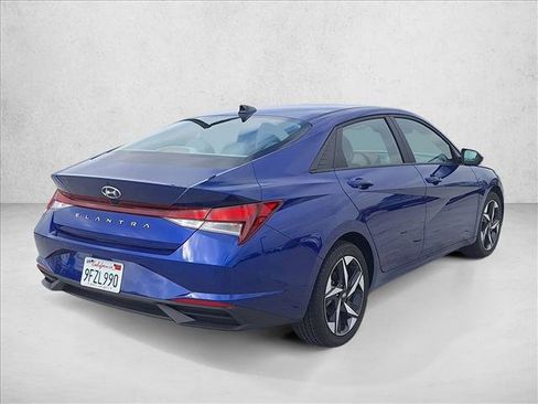 Used 2023 Hyundai Elantra SEL w/ Convenience Package FWD image 5