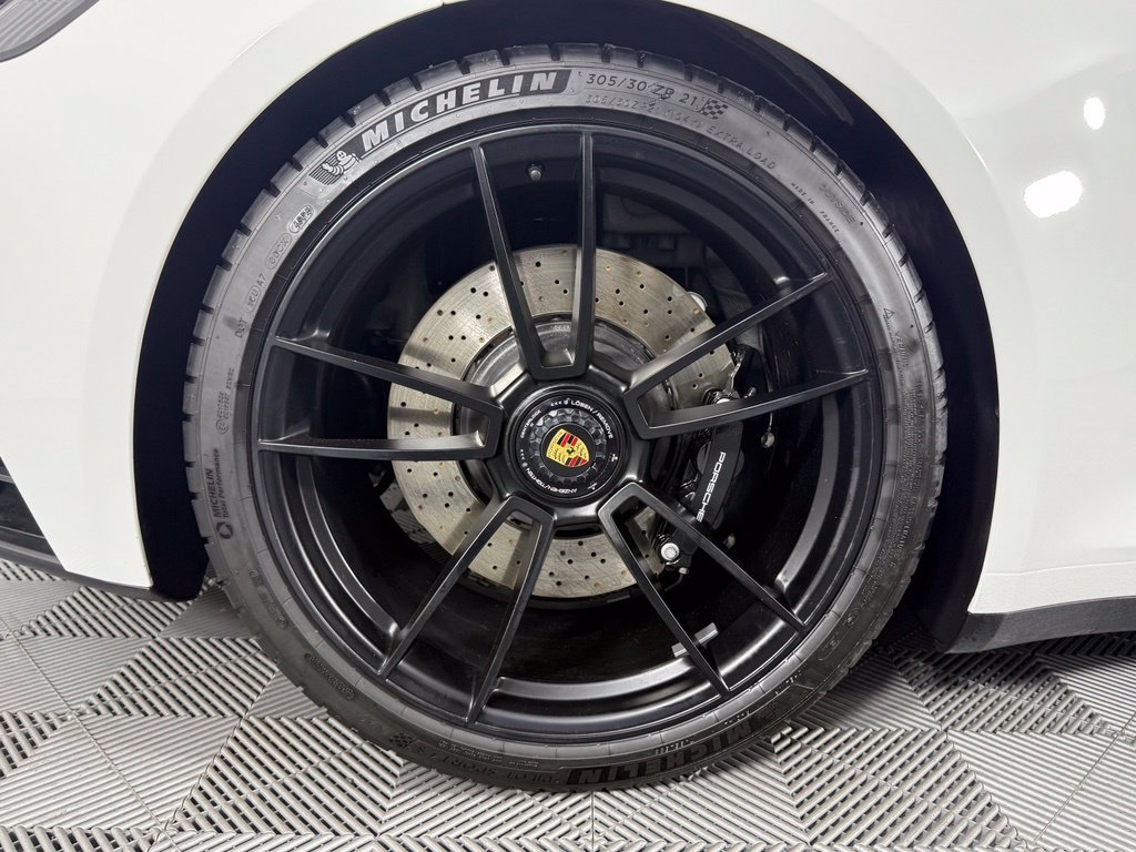 Certified 2022 Porsche 911 Targa 4 GTS AWD/4WD image 17